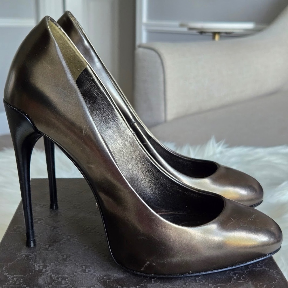 Gucci Metallic Green Patent Leather Muschio Pump